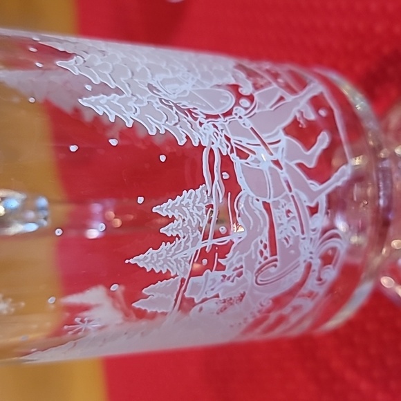 Two 10 9z Christmas Pedestal Mugs - Picture 2 of 6